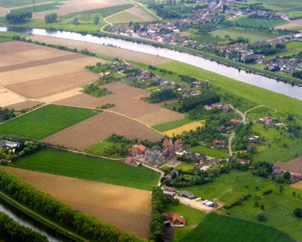 Groeten uit Geulle: Geulle van uit de lucht gezien